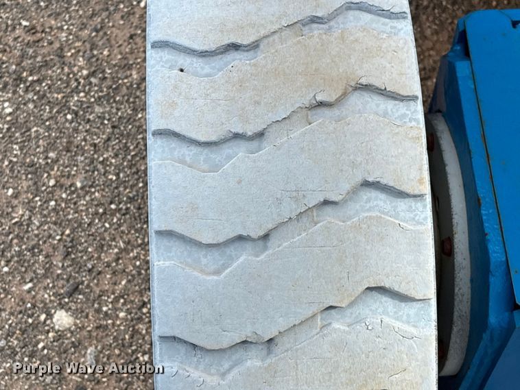 image for item EF1103 2012 Genie Z40 boom lift