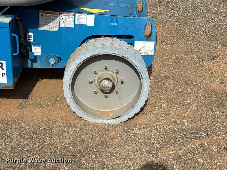 image for item EF1103 2012 Genie Z40 boom lift