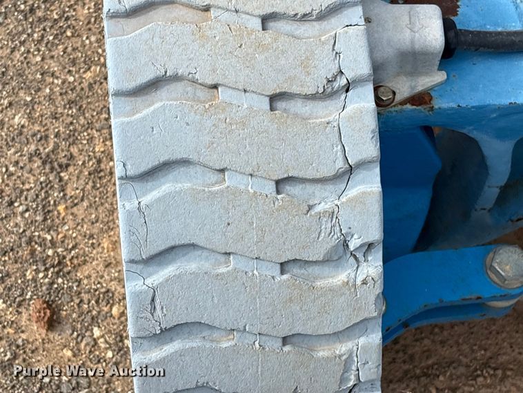 image for item EF1103 2012 Genie Z40 boom lift