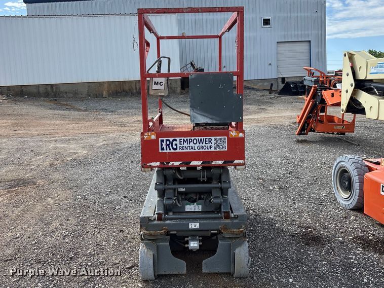 image for item EF1104 2017 SkyJack SJlll3219 scissor lift