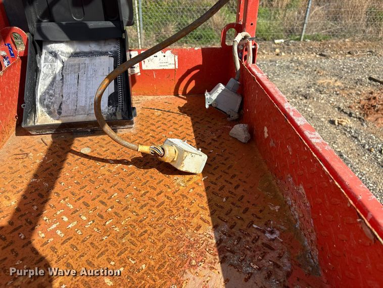 image for item EF1104 2017 SkyJack SJlll3219 scissor lift