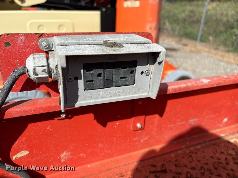 image for item EF1104 2017 SkyJack SJlll3219 scissor lift