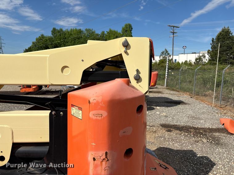 image for item EF1105 2014 JLG E400AJP Narrow boom lift