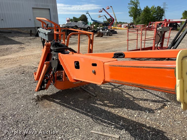 image for item EF1105 2014 JLG E400AJP Narrow boom lift