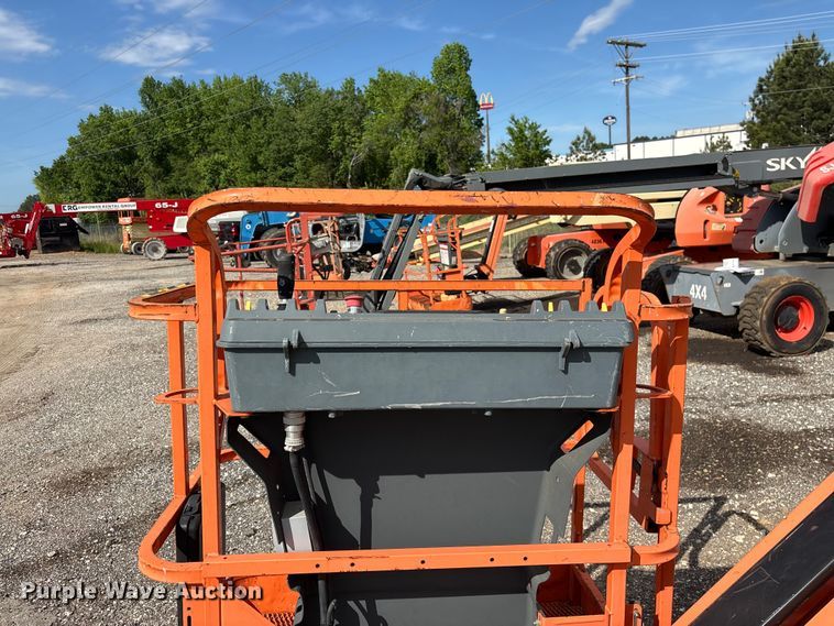 image for item EF1105 2014 JLG E400AJP Narrow boom lift