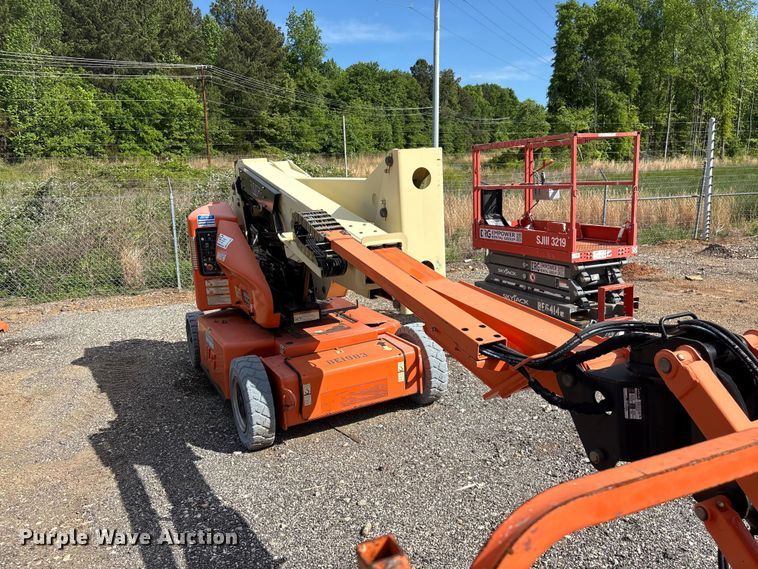 image for item EF1105 2014 JLG E400AJP Narrow boom lift