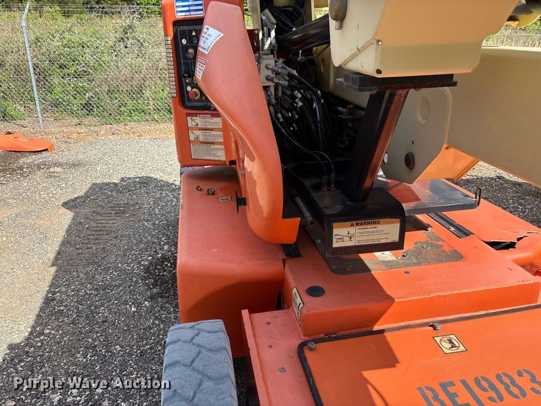 image for item EF1105 2014 JLG E400AJP Narrow boom lift