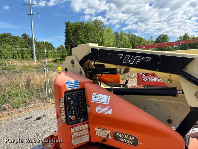 image for item EF1105 2014 JLG E400AJP Narrow boom lift