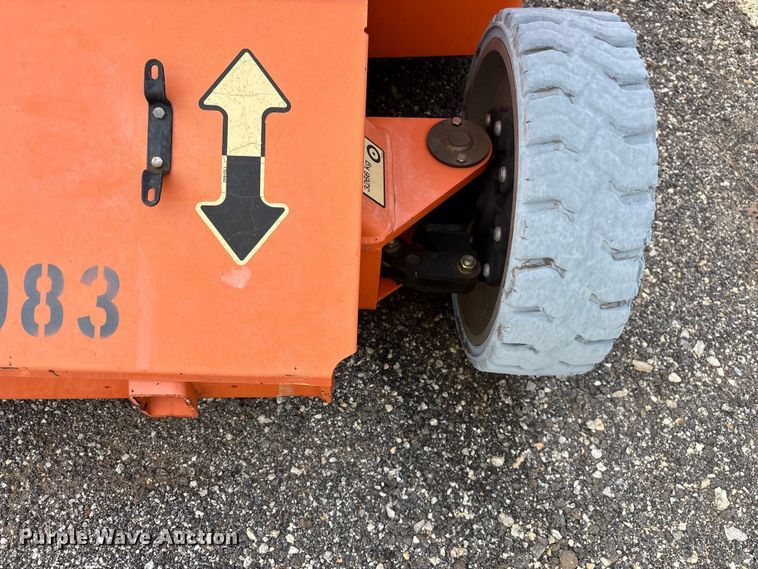 image for item EF1105 2014 JLG E400AJP Narrow boom lift