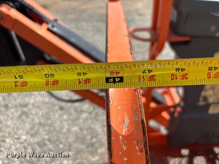 image for item EF1105 2014 JLG E400AJP Narrow boom lift