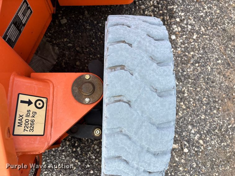 image for item EF1105 2014 JLG E400AJP Narrow boom lift