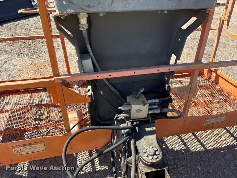 image for item EF1108 2015 JLG 600S boom lift