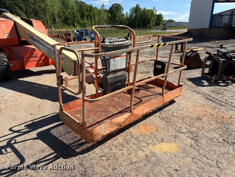 image for item EF1108 2015 JLG 600S boom lift