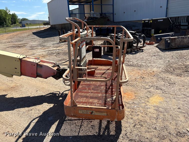image for item EF1108 2015 JLG 600S boom lift