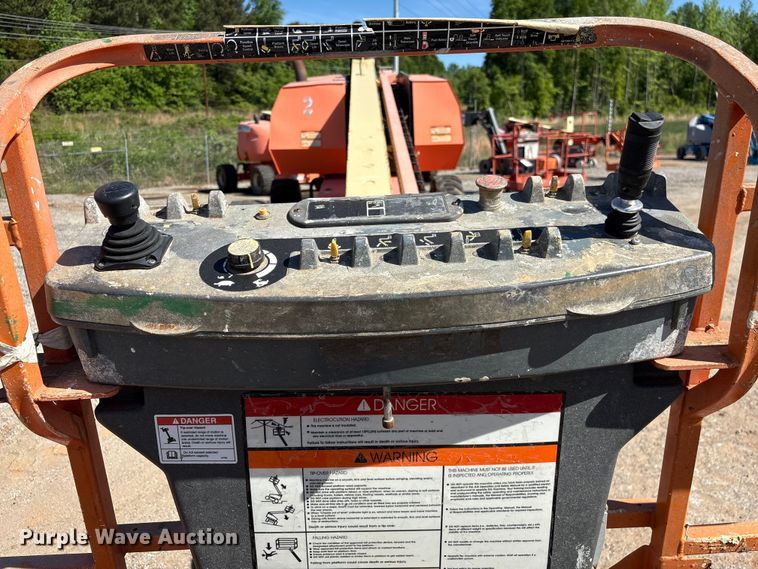 image for item EF1108 2015 JLG 600S boom lift