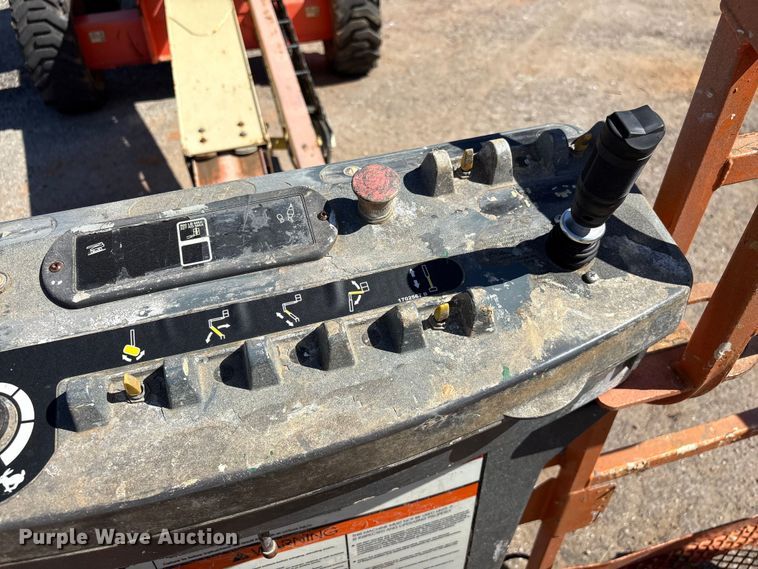 image for item EF1108 2015 JLG 600S boom lift