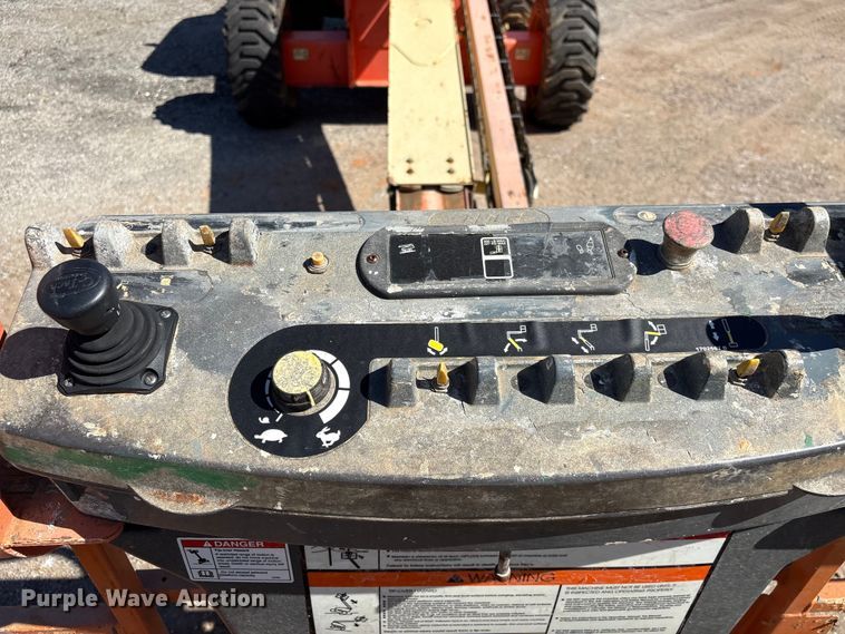 image for item EF1108 2015 JLG 600S boom lift