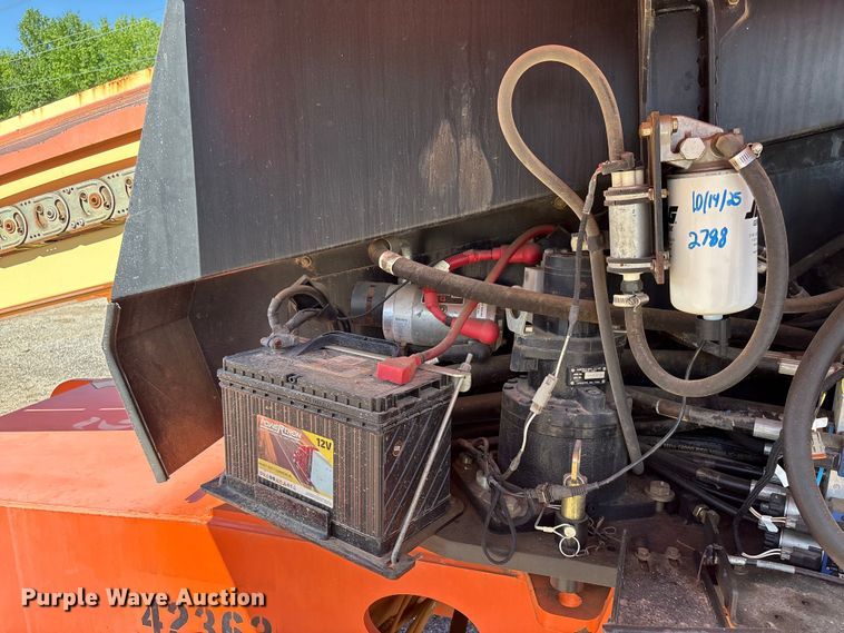 image for item EF1108 2015 JLG 600S boom lift