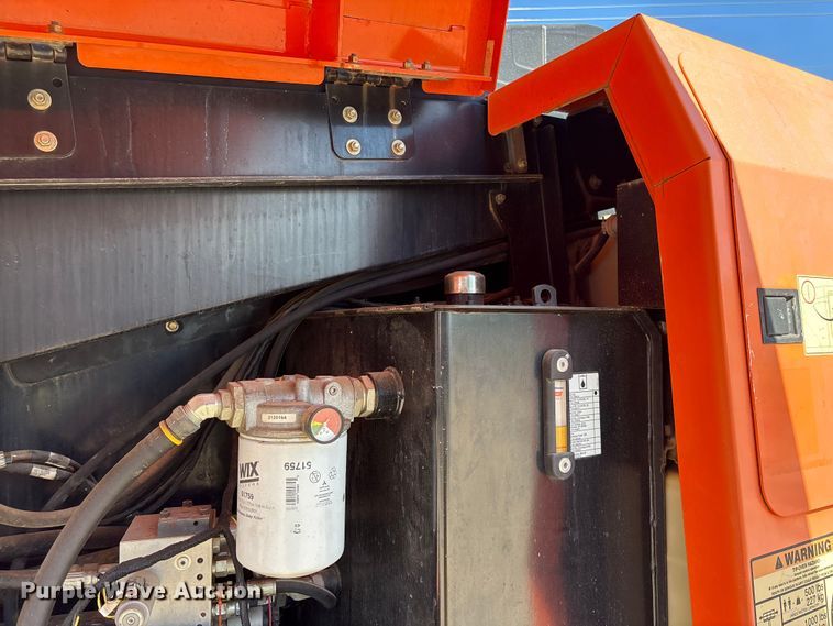 image for item EF1108 2015 JLG 600S boom lift
