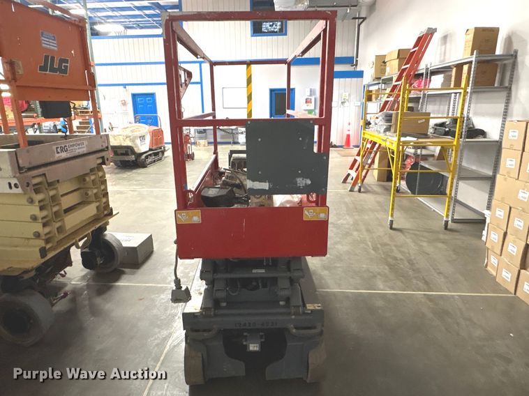 image for item EF1109 2018 SkyJack SKlll3219 scissor lift