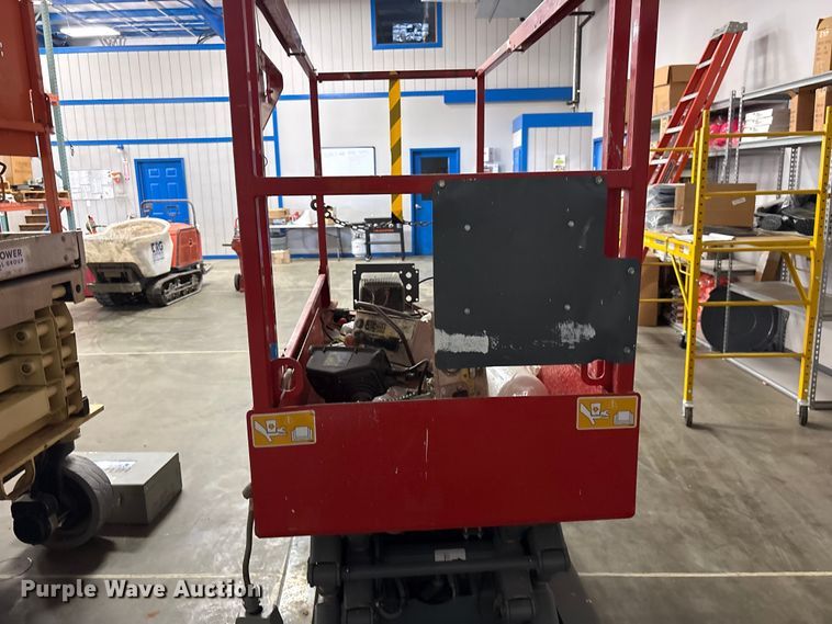image for item EF1109 2018 SkyJack SKlll3219 scissor lift