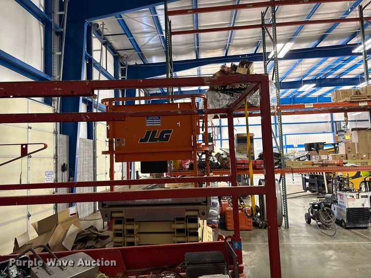 image for item EF1109 2018 SkyJack SKlll3219 scissor lift