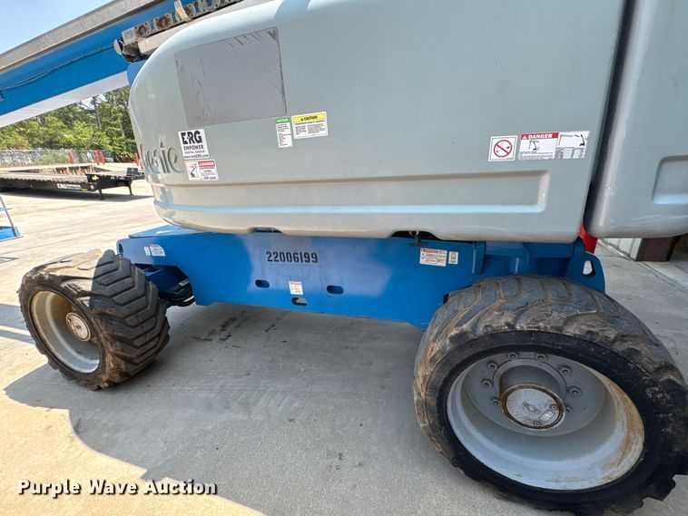 image for item EF1110 2007 Genie Z80/60 boom lift