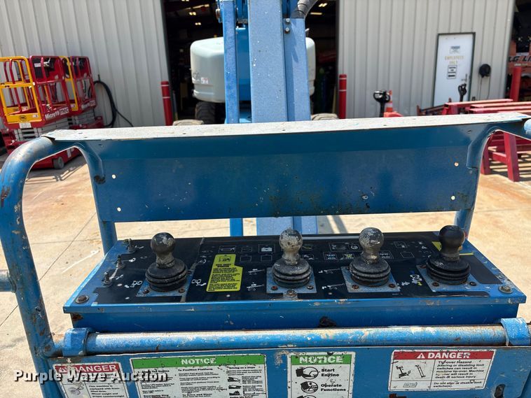 image for item EF1110 2007 Genie Z80/60 boom lift