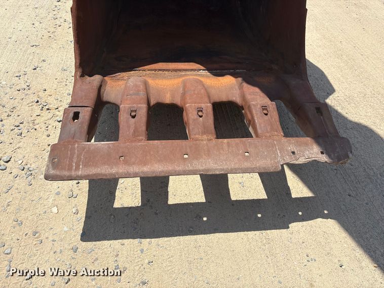 image for item EF1113 1999 Hitachi EX750-5 excavator