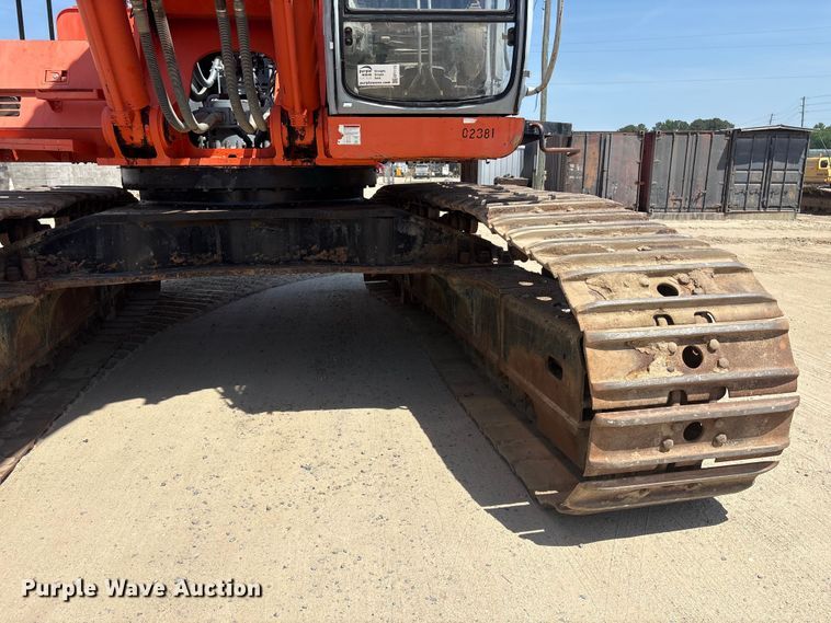 image for item EF1113 1999 Hitachi EX750-5 excavator