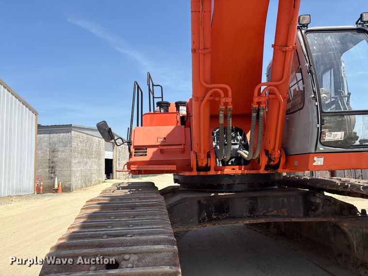 image for item EF1113 1999 Hitachi EX750-5 excavator