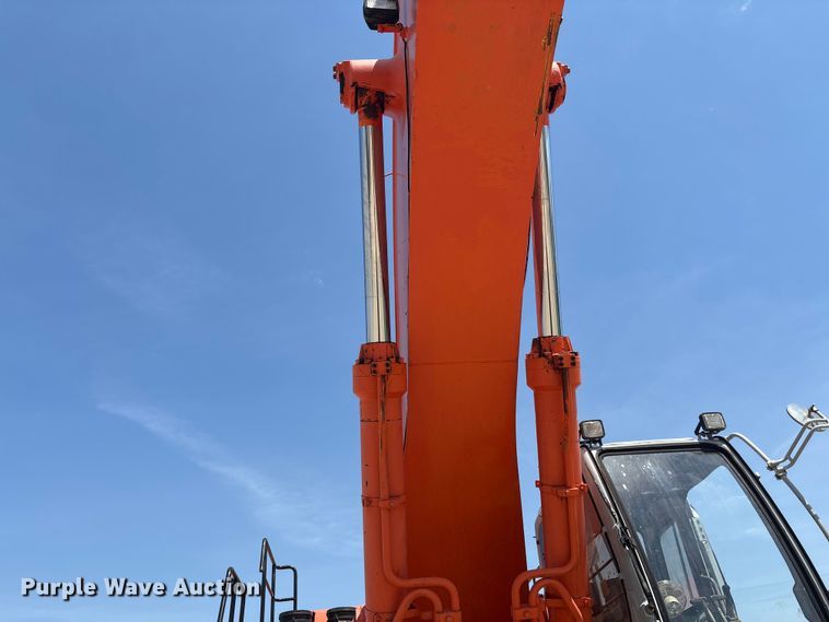 image for item EF1113 1999 Hitachi EX750-5 excavator