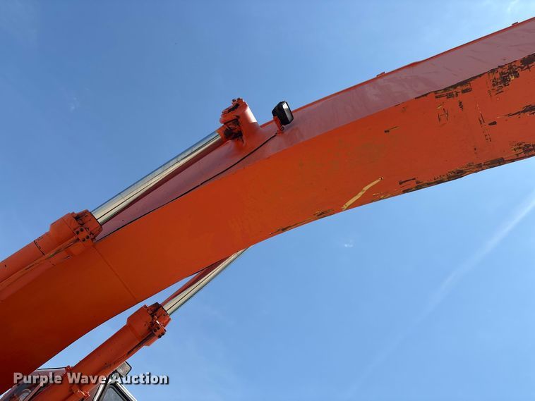 image for item EF1113 1999 Hitachi EX750-5 excavator
