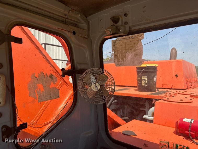 image for item EF1113 1999 Hitachi EX750-5 excavator