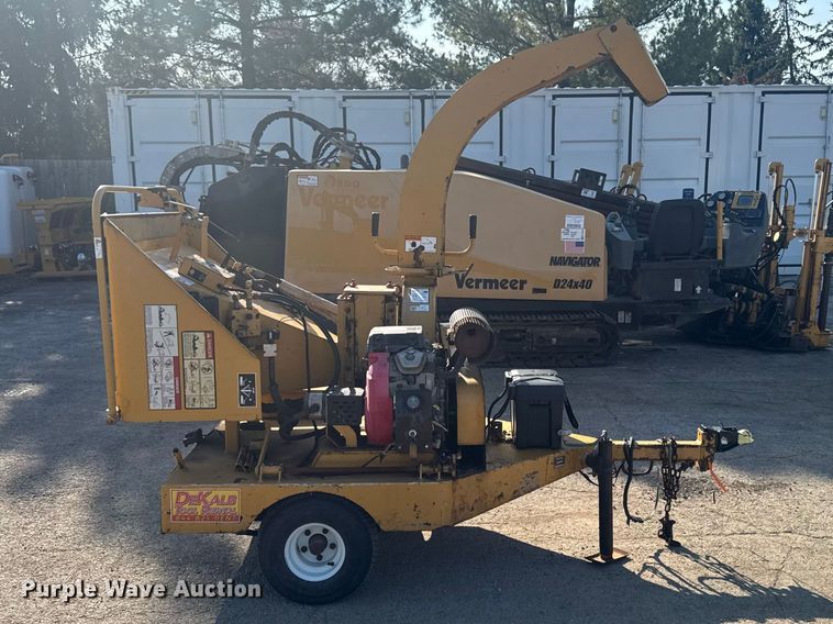 image for item EF2444 Vermeer BC625 wood chipper