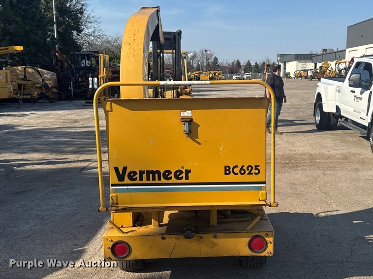 image for item EF2444 Vermeer BC625 wood chipper