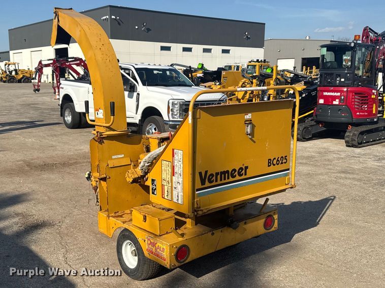 image for item EF2444 Vermeer BC625 wood chipper
