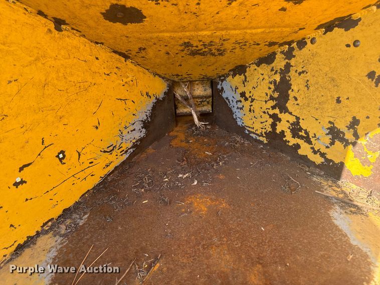 image for item EF2444 Vermeer BC625 wood chipper