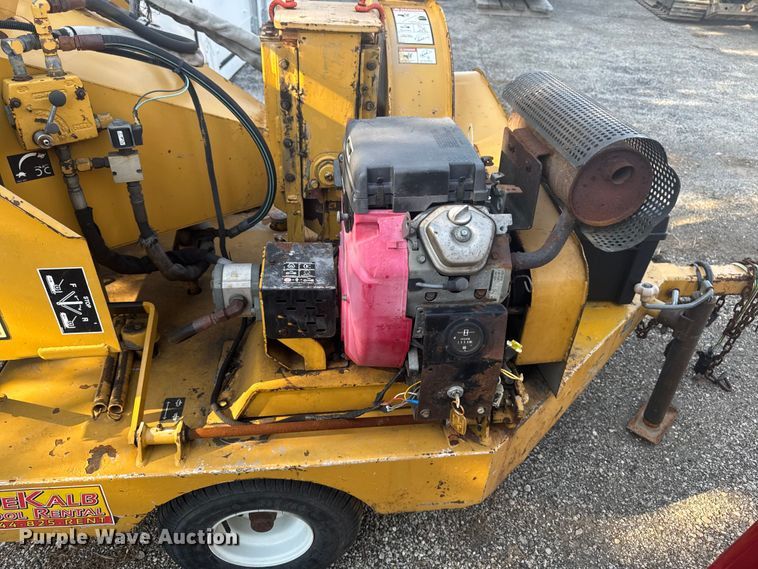 image for item EF2444 Vermeer BC625 wood chipper