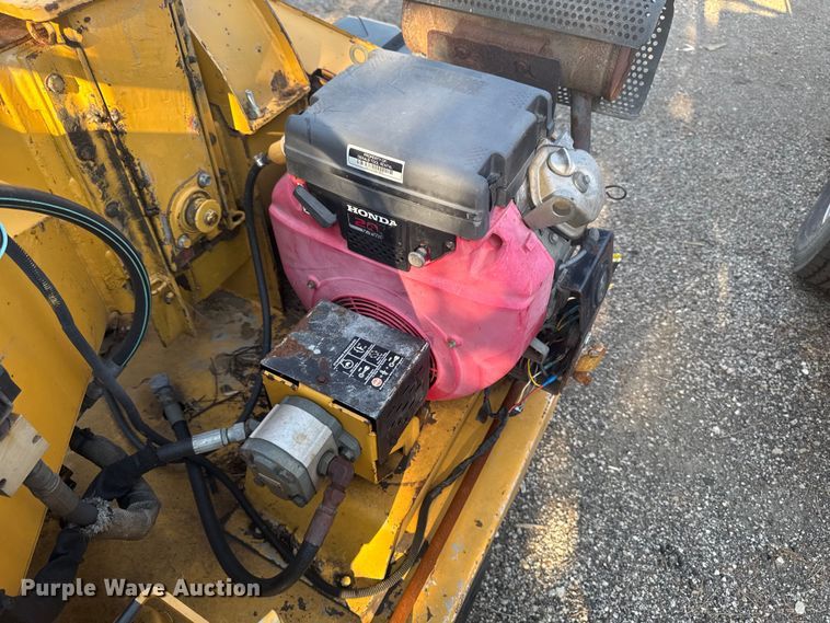 image for item EF2444 Vermeer BC625 wood chipper