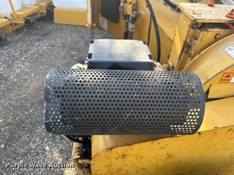 image for item EF2444 Vermeer BC625 wood chipper