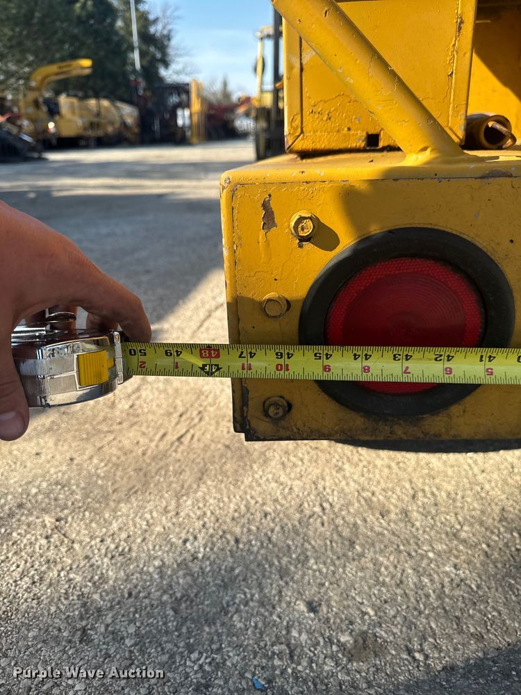 image for item EF2444 Vermeer BC625 wood chipper