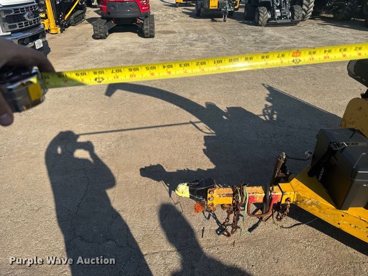 image for item EF2444 Vermeer BC625 wood chipper