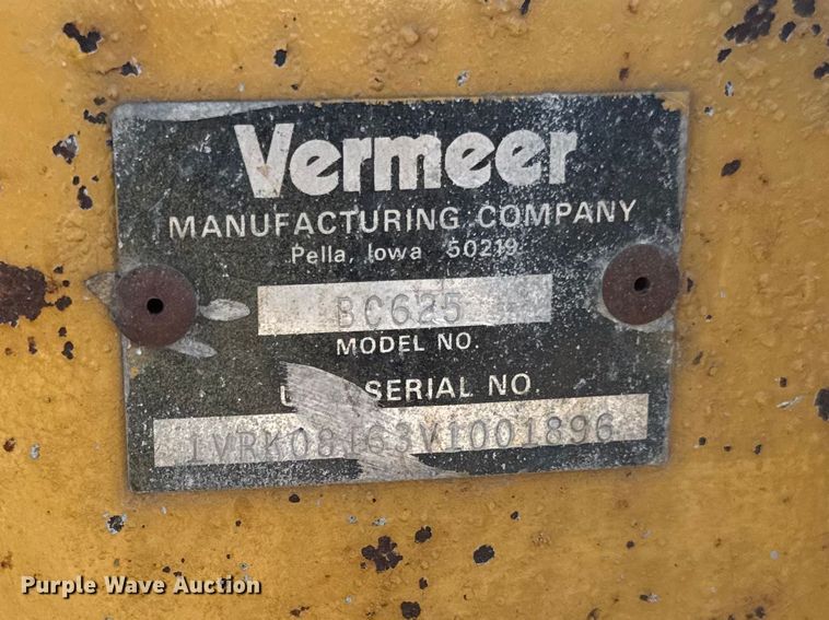 image for item EF2444 Vermeer BC625 wood chipper