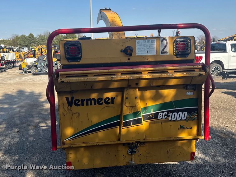 image for item EF2445 2012 Vermeer BC1000XL wood chipper