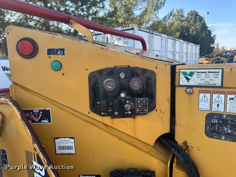 image for item EF2445 2012 Vermeer BC1000XL wood chipper
