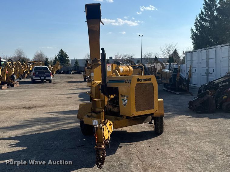 image for item EF2446 2005 Vermeer BC1230 wood chipper