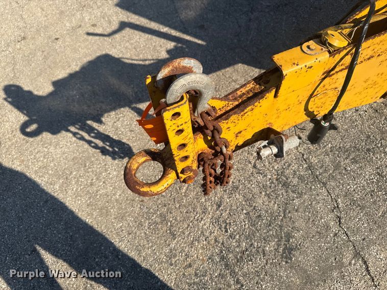 image for item EF2446 2005 Vermeer BC1230 wood chipper