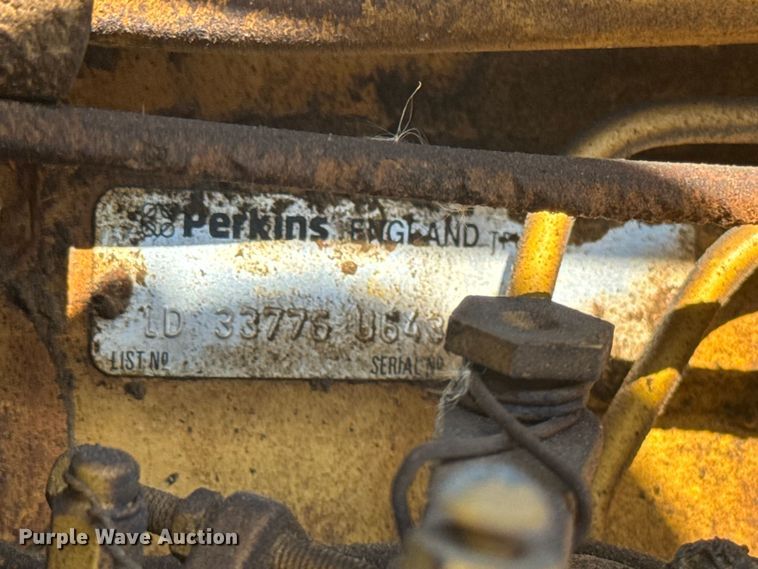 image for item EF2446 2005 Vermeer BC1230 wood chipper