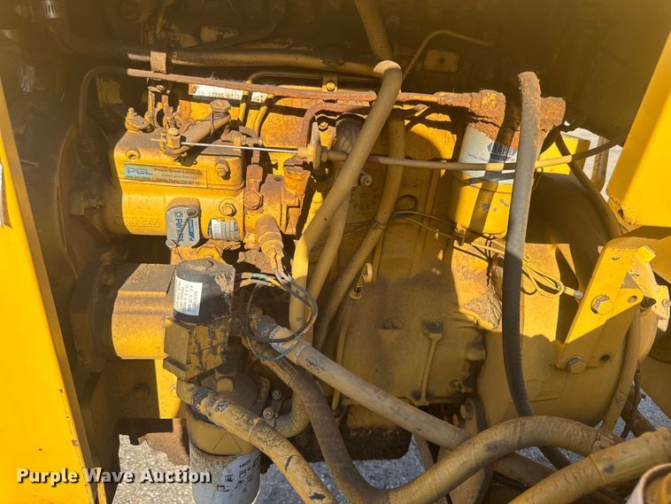 image for item EF2446 2005 Vermeer BC1230 wood chipper